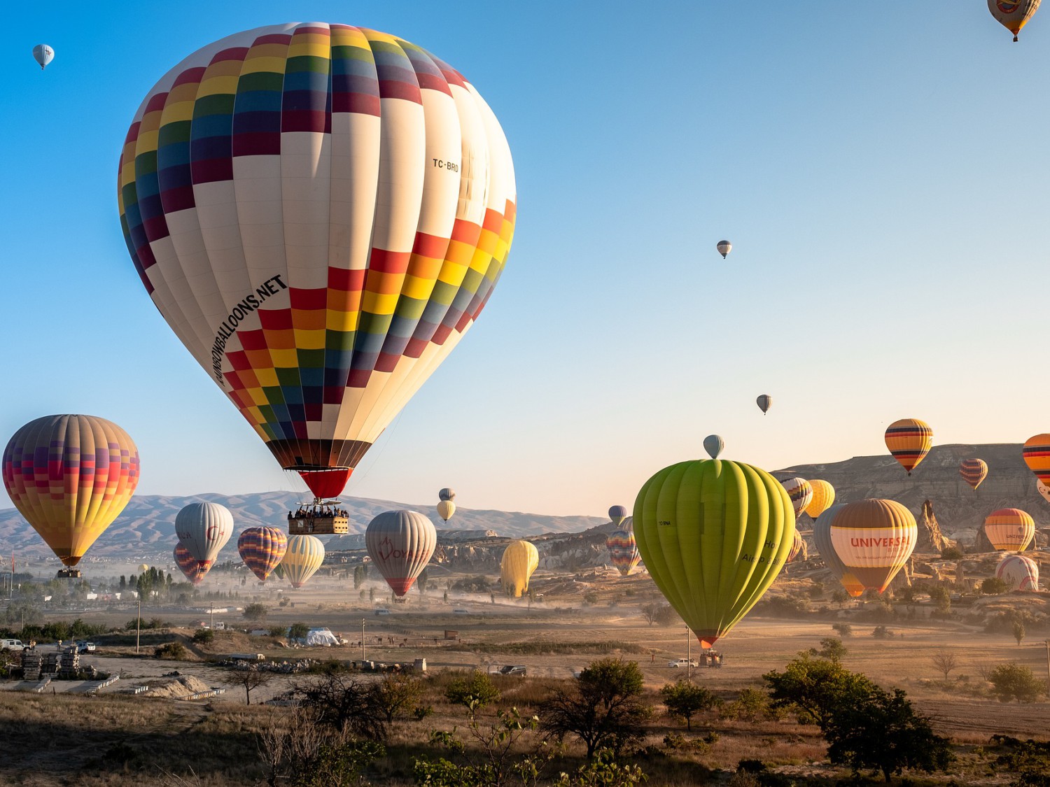 hot air balloons 4561267 1920
