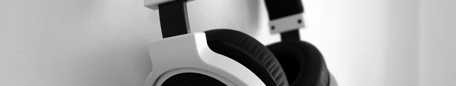 headphones 1377194 1920